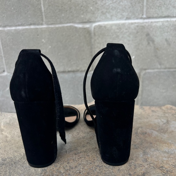 Steve Madden black heeled sandals 
Size 7.5 - Picture 3 of 4